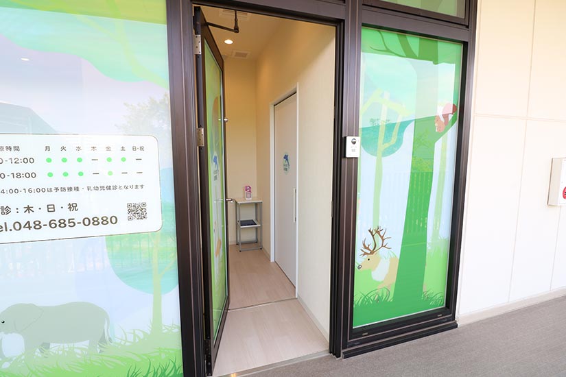 イルカの部屋は入口が分けられております